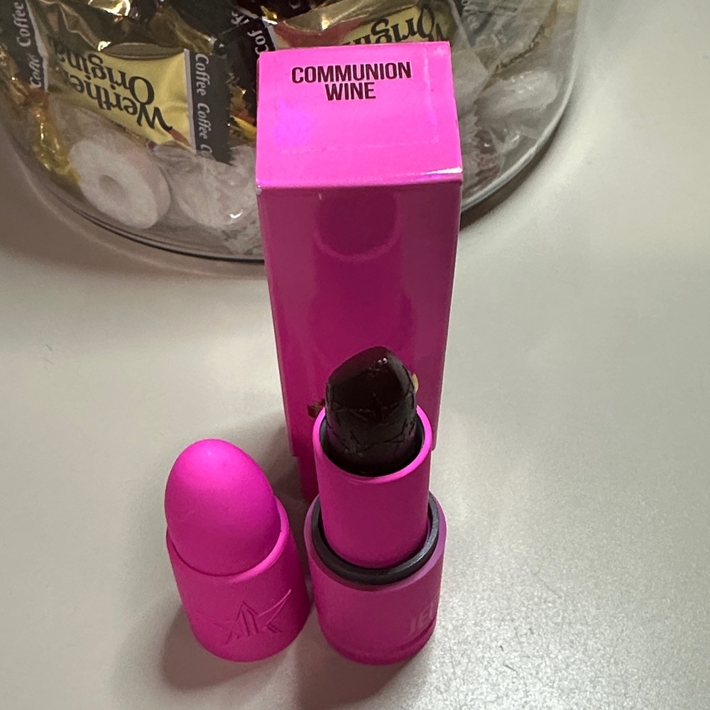 Jeffree Star Lipstick - Communion Wine in Vibrant Pink